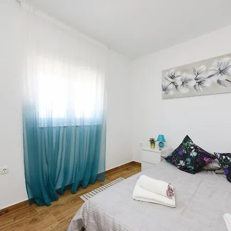 Modern In With Sea Nearby Apartamento